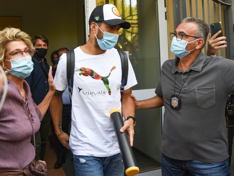 Acusaron a Luis Suárez de obtener la ciudadanía italiana mediante una supuesta estafa