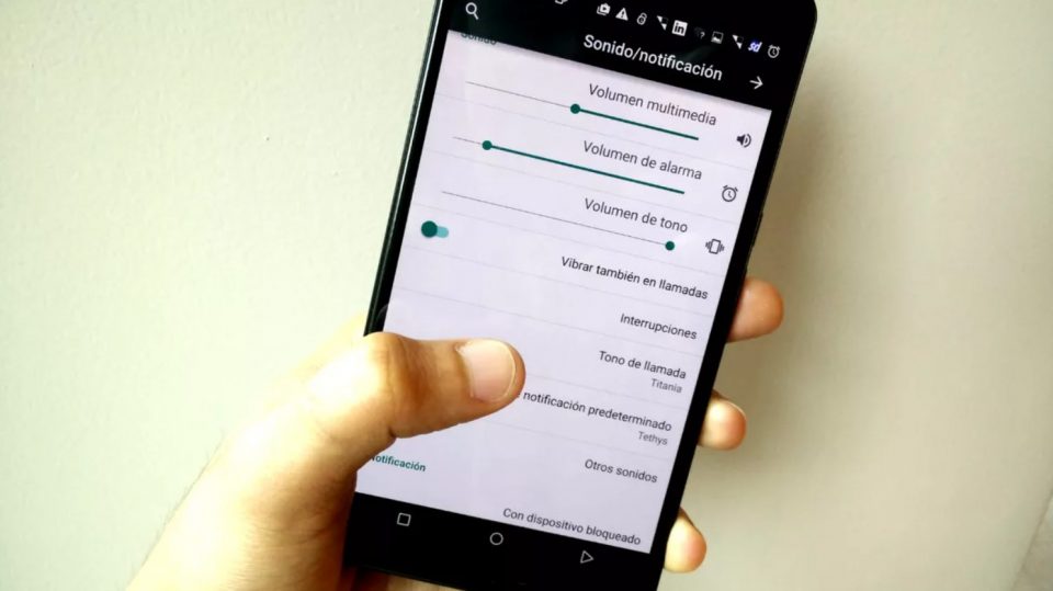 Cómo habilitar el “modo zurdo” en WhatsApp