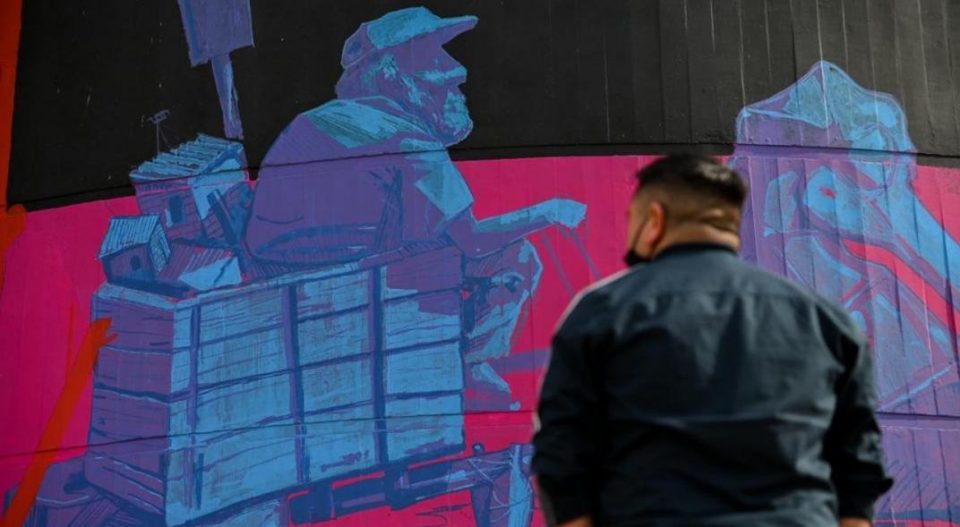 En fotos: el nuevo mural que impacta en el ingreso este de la ciudad de Córdoba