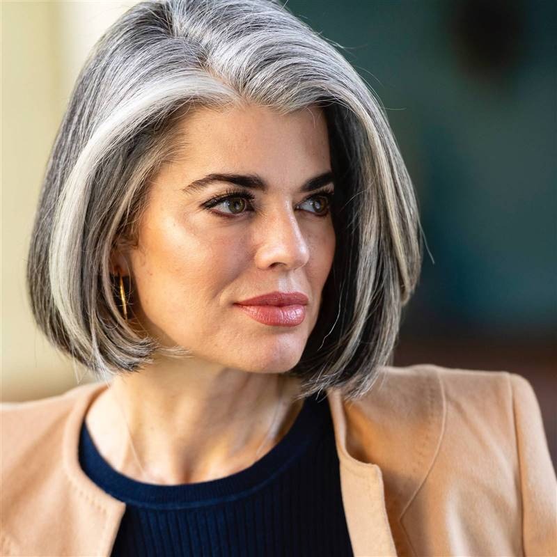 5 looks con mechas ideales para lucir mujeres de pelo corto