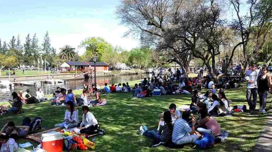 La Provincia de Buenos Aires recomendó festejar la llegada de la primavera por Zoom