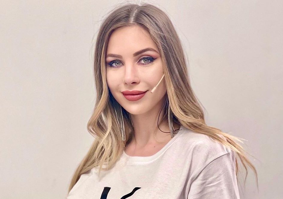 Romina Malaspina reapareció tras el accidente con un top rosa: “Mi vidita”