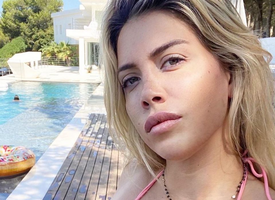 Wanda Nara y un escote en primer plano: “La felicidad no es tener todo lo que deseas”