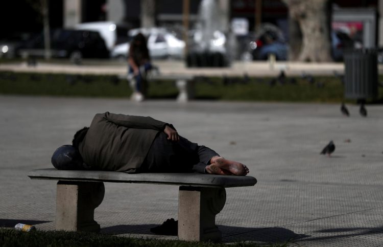 Banco Mundial: hasta 115 millones de personas podrían caer en pobreza extrema por covid-19 en 2020