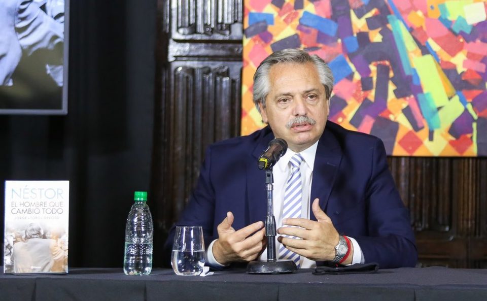 Alberto Fernández lloró al recordar a Néstor Kirchner: “Fue el mejor presidente que tuvo la democracia”