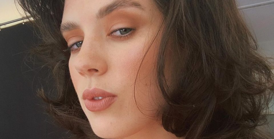 Delfina Chaves y una producción de fotos traslúcidas en corpiño