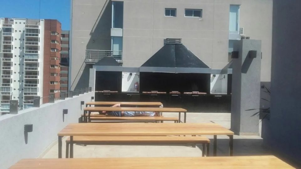 Habilitan el uso de los SUM y parillas de los edificios: qué dice el protocolo