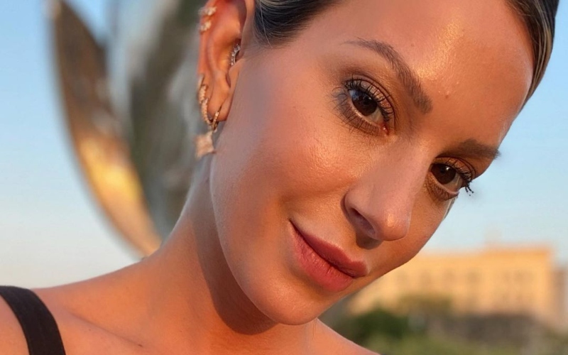En ropa interior y con labial rojo, Noelia Marzol lució su bella figura