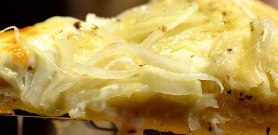 Pizzanesa a la fugazzeta: dos pasiones fusionadas en un plato imperdible