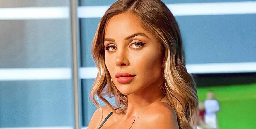 A puro mimo y sensualidad: el beso de Romina Malaspina a su gato