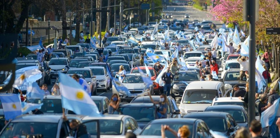 Para el analista político Sergio Berensztein, “Argentina confunde las personas con los problemas”