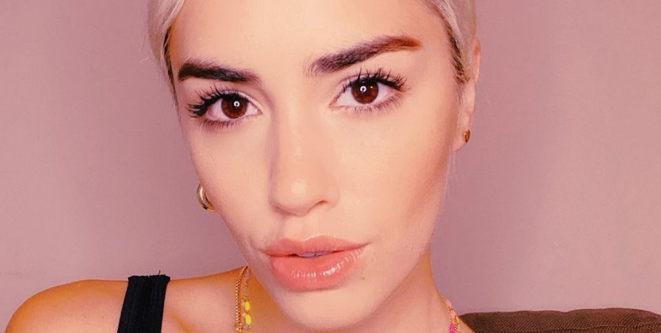 Lali Espósito se mostró al natural con su bikini verde