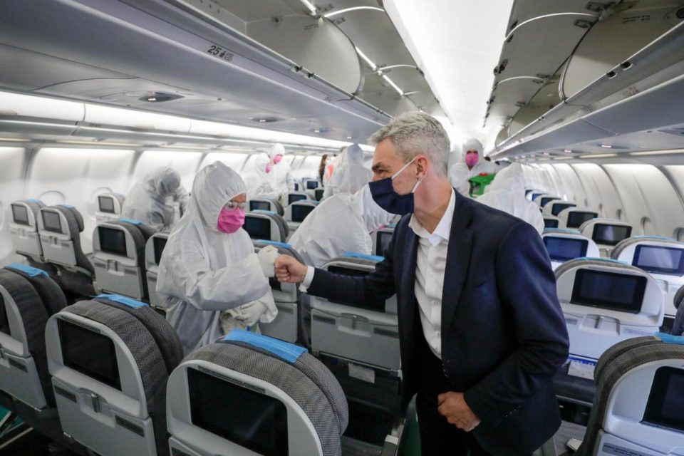 Mario Meoni: “Viajar en avión no es un problema porque tiene las mismas características de un quirófano”
