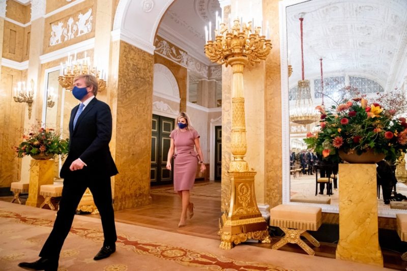 El vestido con efecto óptico que Máxima Zorreguieta desempolvó del armario