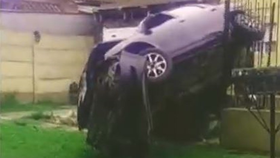 Dos nenes de 11 y 14 años se llevaron la camioneta de su padre sin permiso y volcaron