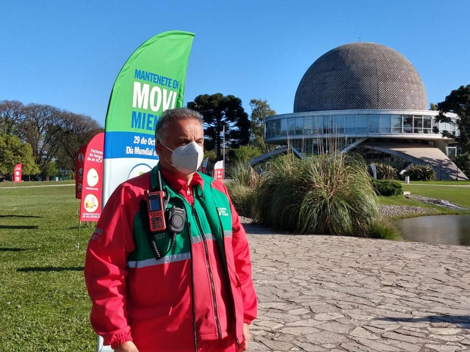 Buenos Aires se tiñe de rojo por la campaña de concientización sobre el ACV