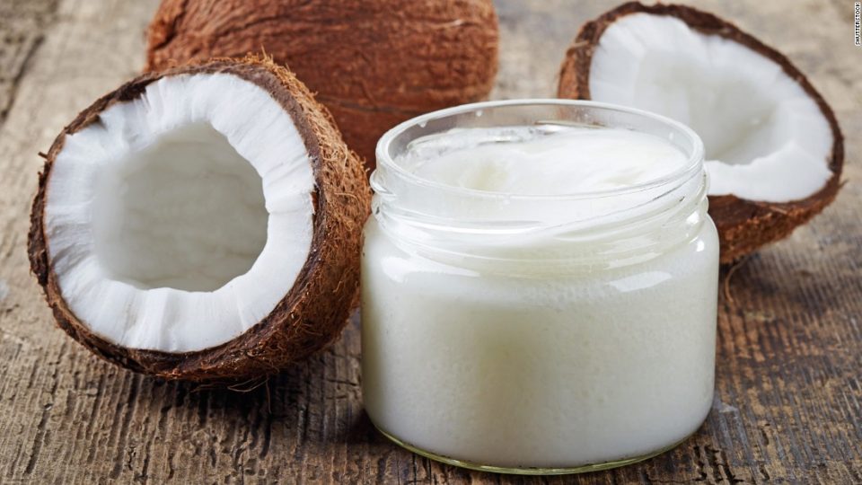 ANMAT: prohibieron un aceite de coco y un producto de uso quirúrgico