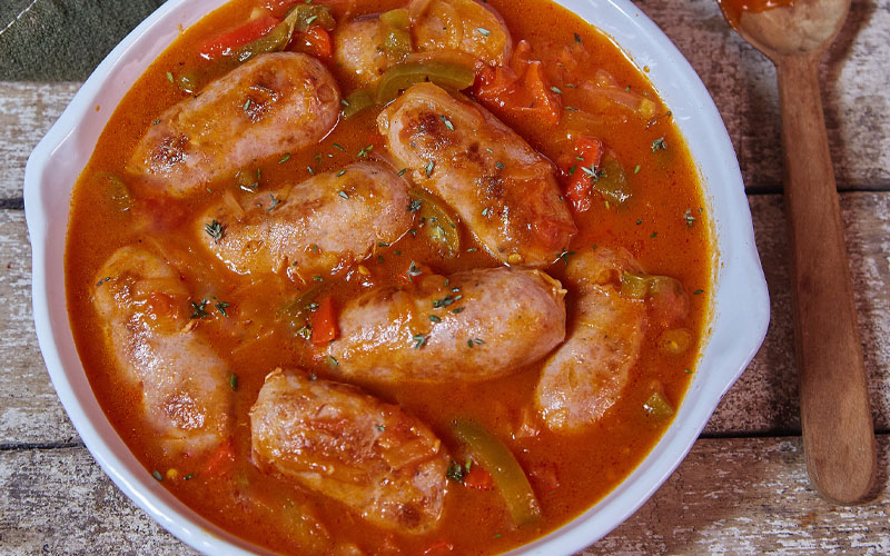 Chorizos a la pomarola: una receta rica (y abundante) para hacer en casa