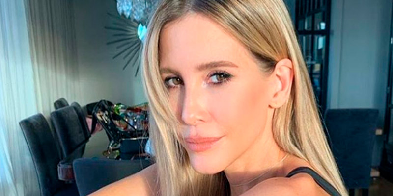 Guillermina Valdés posó con un blazer violeta y deslumbró