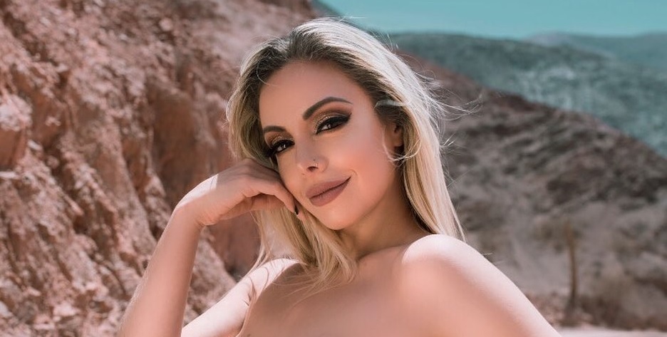 En lencería y tacos rojos, la foto al límite de Gisela Bernal