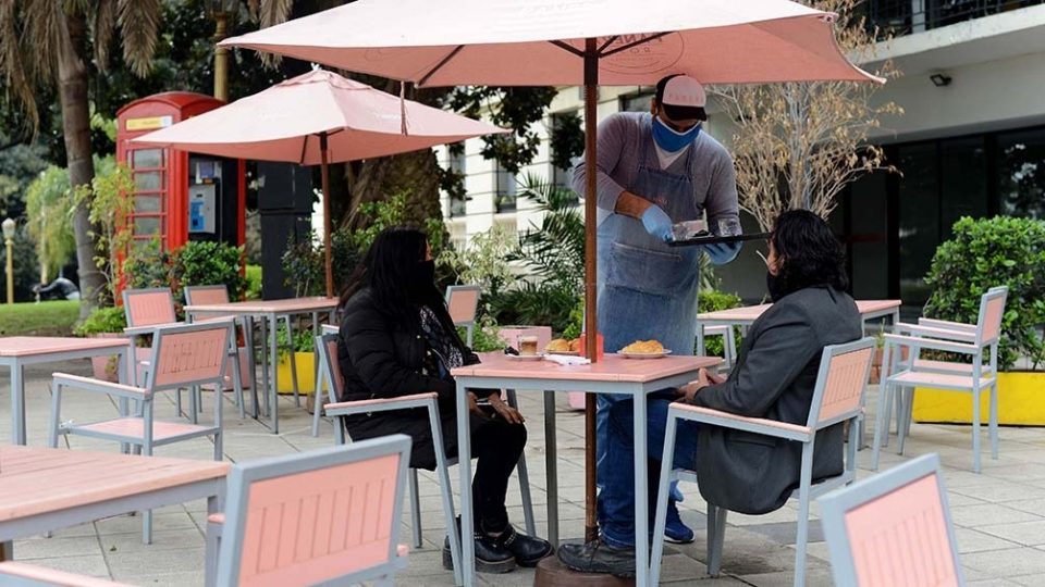 La Provincia habilitó la apertura de bares, restaurantes y gimnasios: qué dice el protocolo