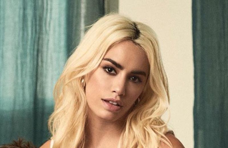 Lali Espósito cerró el día con el universo sobre su cuerpo