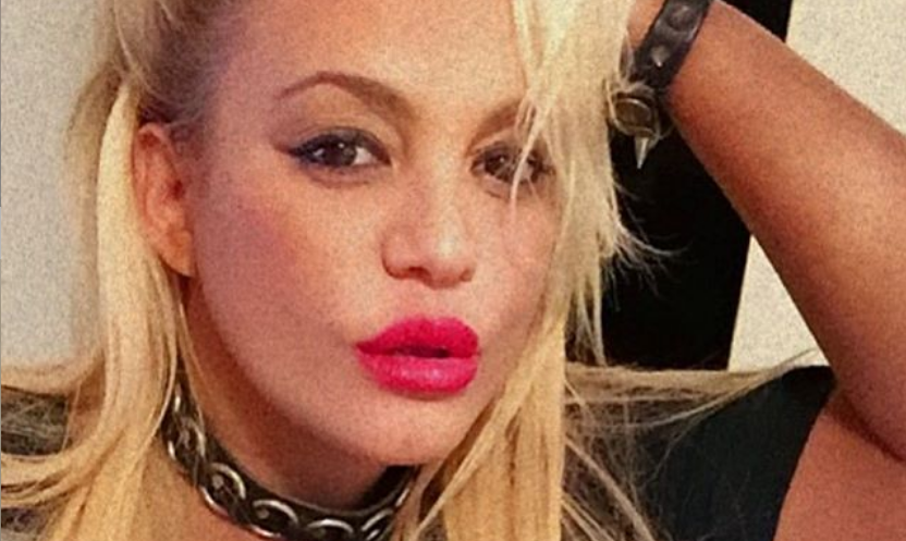 A puro rock, María Eugenia Ritó posó con campera y labios rojos: “Buen finde”