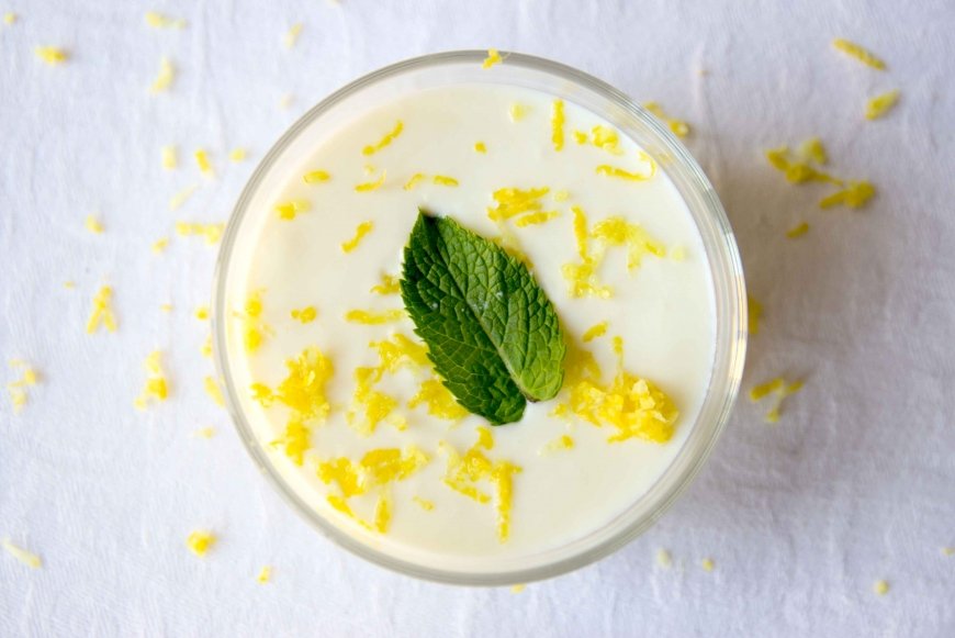 Mousse heladísima de limón: un postre súper fresco que no empalaga