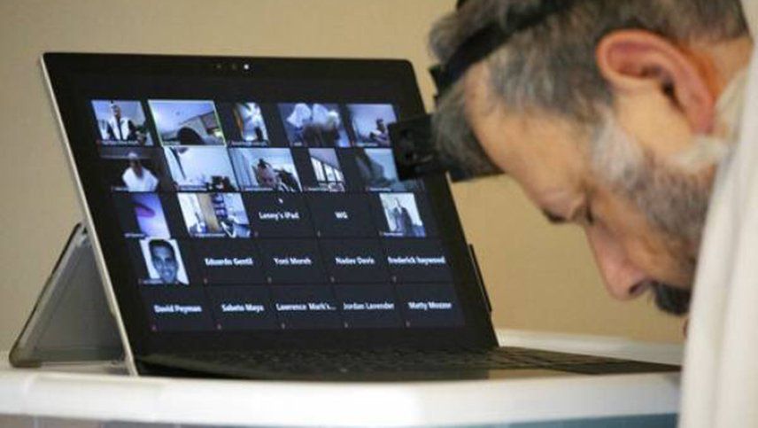 Un profesor mostró (por error) material pornográfico en plena clase virtual