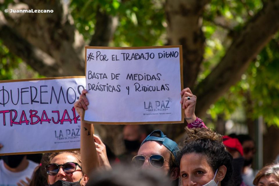 Córdoba: restaurantes del interior se resisten a cerrar
