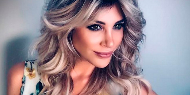 Con escote cómplice, Stefy Xipolitakis compartió un video cantando: “Me siento desnuda”