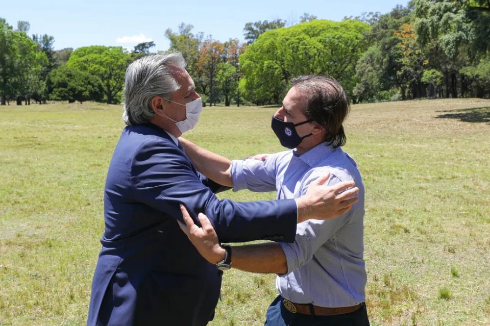 Video: Alberto Fernández visitó Uruguay y Luis Lacalle Pou lo recibió con un asado