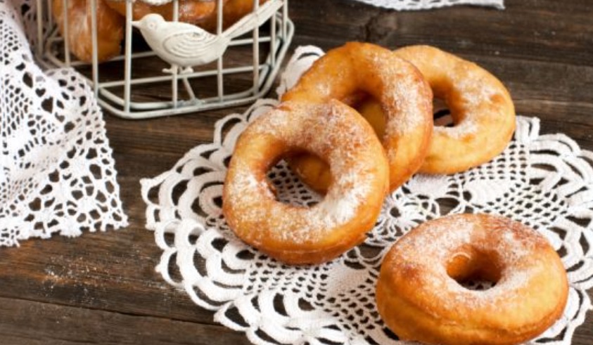 Donas rellenas (y crujientes): paso a paso de un clásico a prueba de paladares exigentes