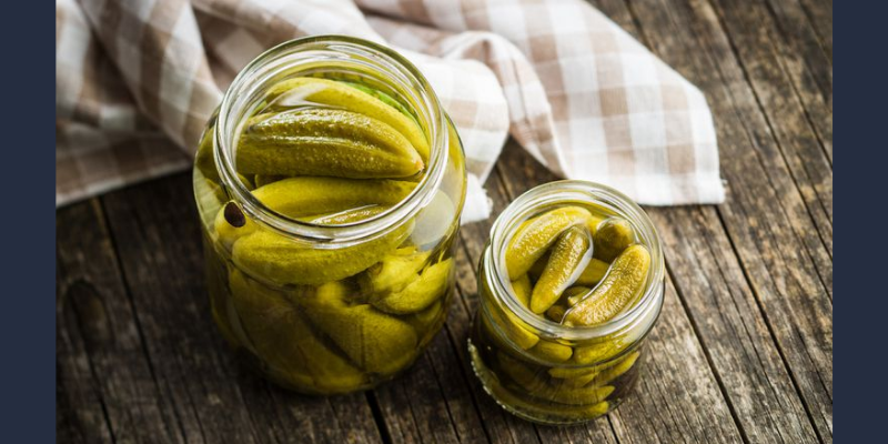 Pepinos en vinagre: un bocadillo fácil de preparar