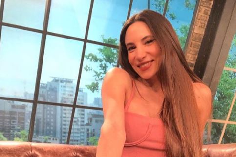 En micro bikini blanca, Magui Bravi posó en las alturas