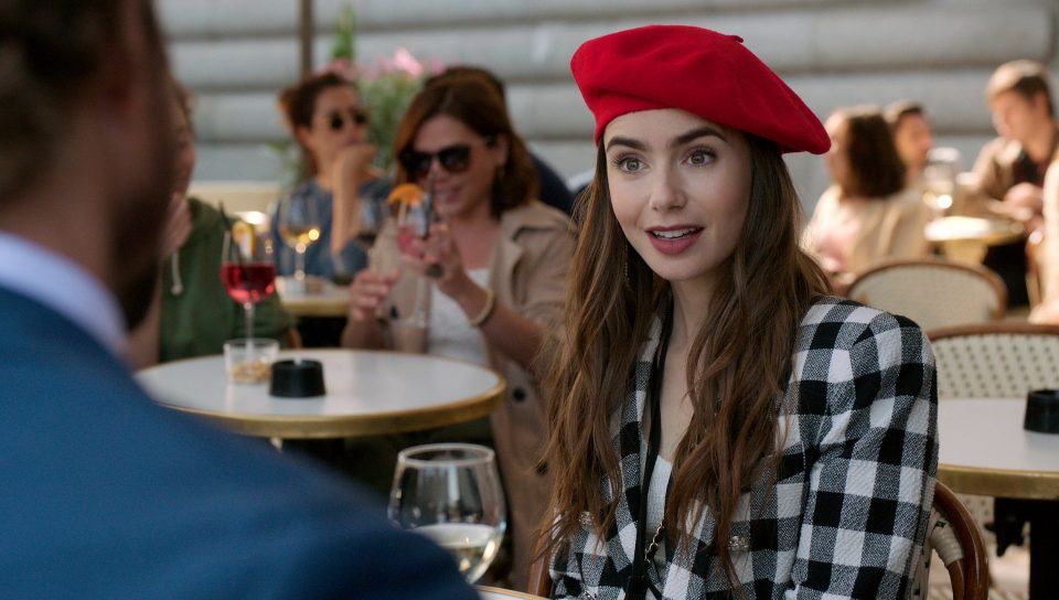 Encontraron al clon (literal) de la protagonista de “Emily in Paris”