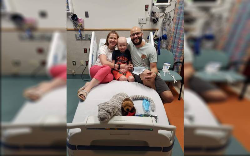 Video | Un nene de 6 años se reencontró con sus hermanos tras dos meses de recibir quimioterapia