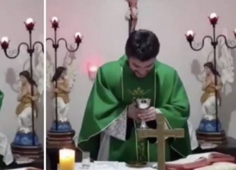 Le dio un ataque de risa en plena misa, no pudo seguir y su video recorrió el mundo