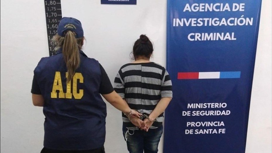 Roció a su hijo con alcohol y lo prendió fuego