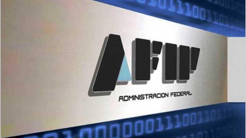 AFIP habilitó una página para tramitar la devolución del 35% del impuesto del dólar