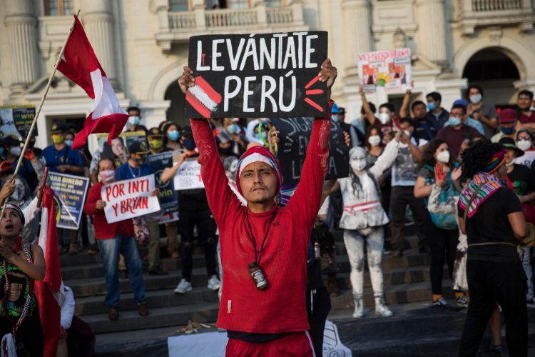 [Retrospectiva 2020] Perú cierra el año de la triple crisis: sanitaria, económica y política