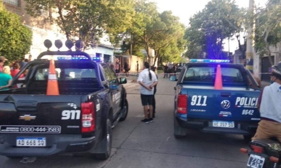 Mataron a un bebé de ocho meses de un balazo mientras estaba en brazos de su madre