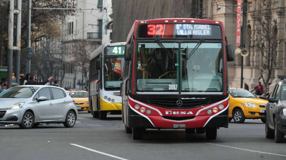 Los colectivos reducirán el servicio a partir del miércoles en el AMBA