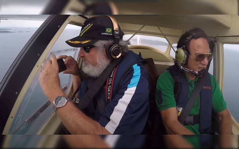 Un celular cayó 300 metros desde un avión y filmó la caída