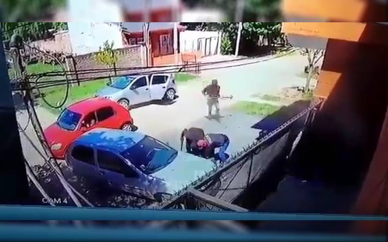 Disfrazados de policías, 11 delincuentes asaltaron una casa: “Dame la plata o me llevo a la nena”