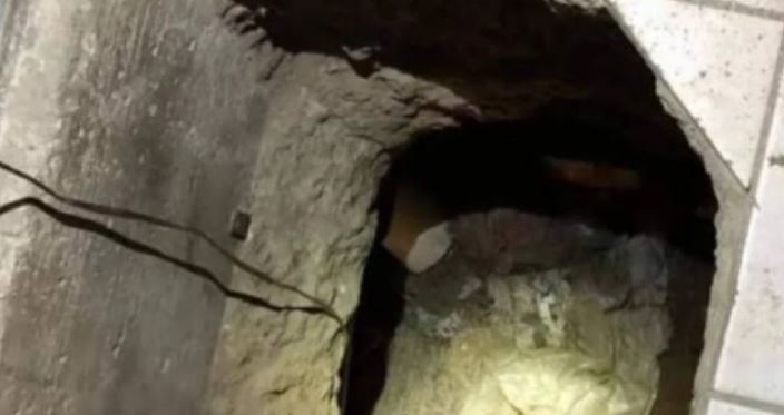 Un albañil construyó un túnel de película para ver su amante y lo descubrieron
