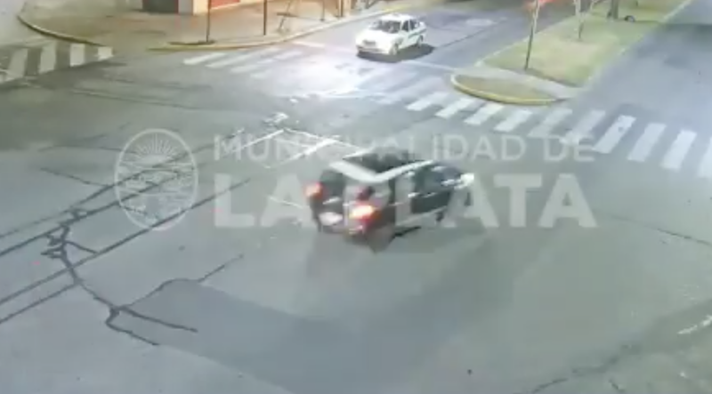 Robo a Carolina Píparo: El video de la persecución y choque por el que imputan a su marido