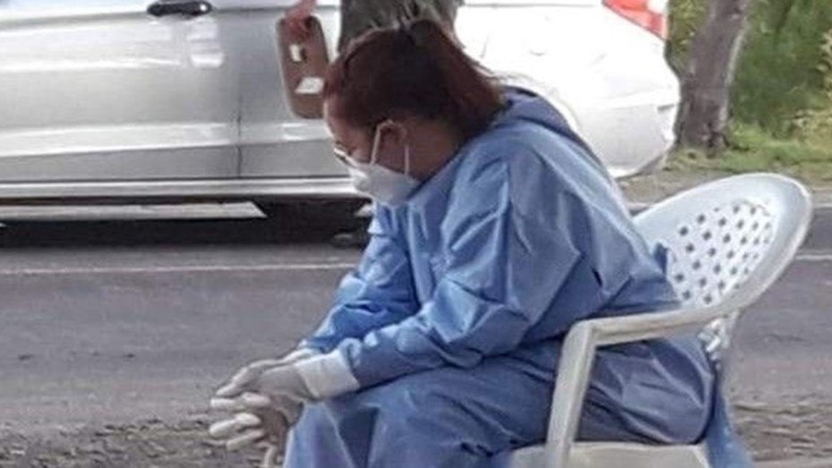 El agotamiento de una enfermera que hisopó a 200 personas en ocho horas