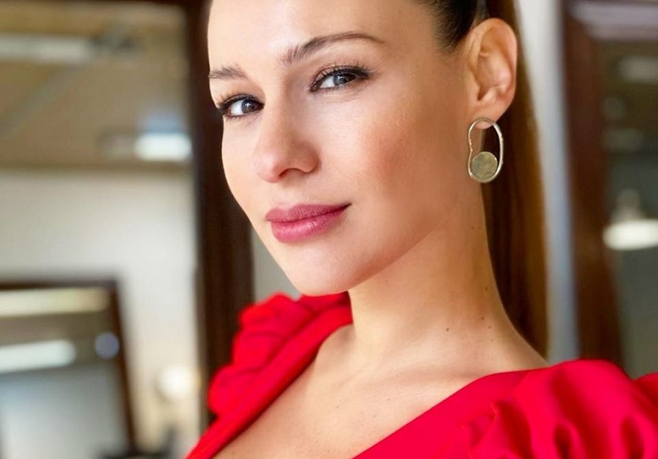 Pampita dio positivo de coronavirus después de confirmar su embarazo