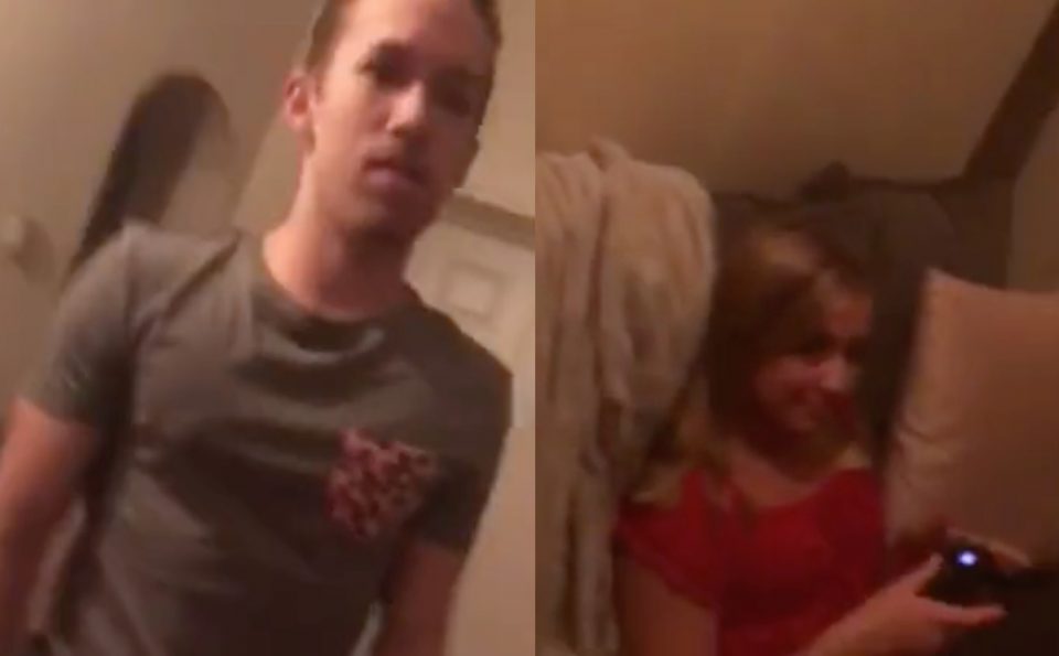 Una mujer volvió antes de sus vacaciones con sus amigas y encontró a su novio con otra